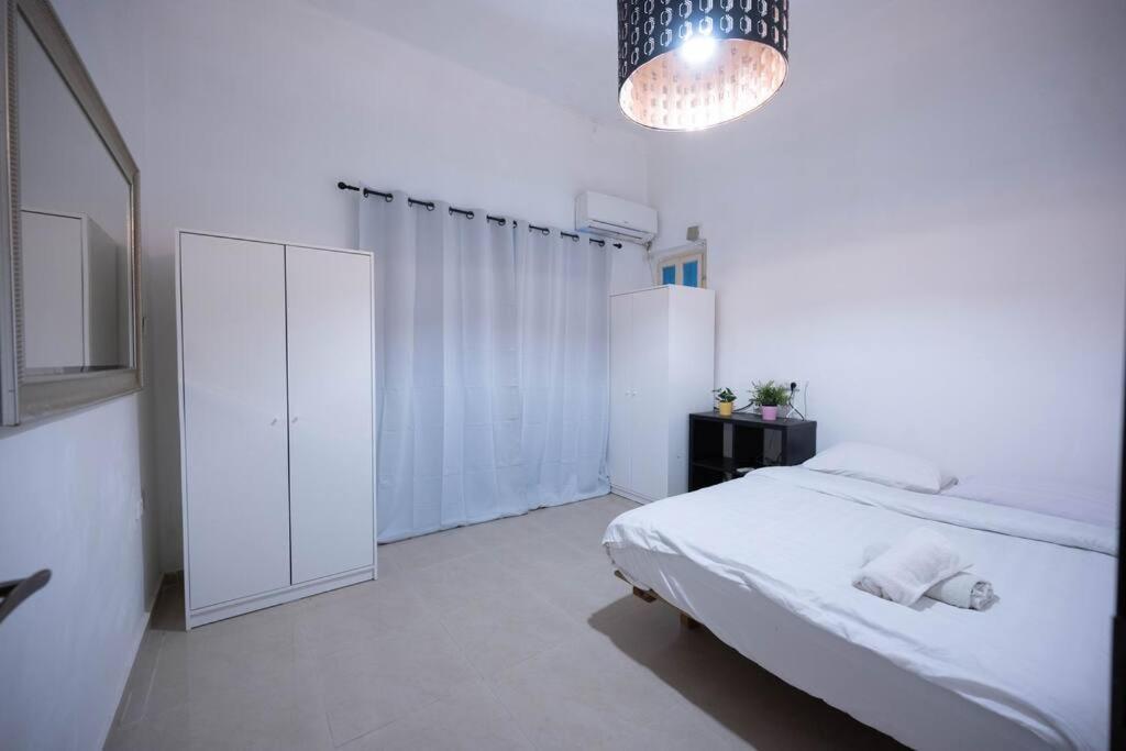 3 Bedrooms With A Garden Apartment Tel Aviv