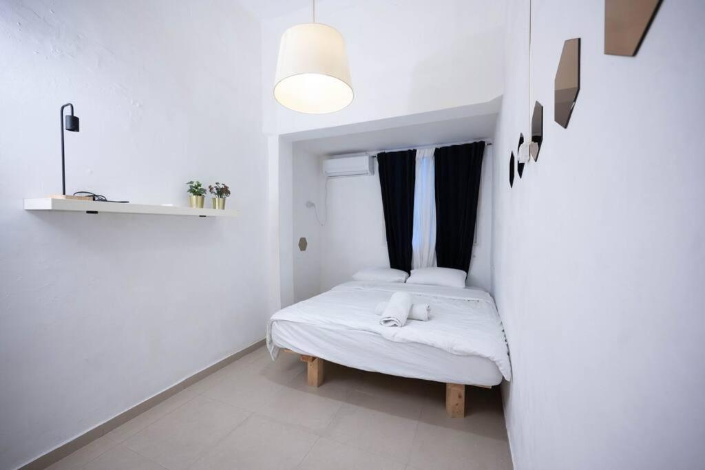 3 Bedrooms With A Garden Apartment