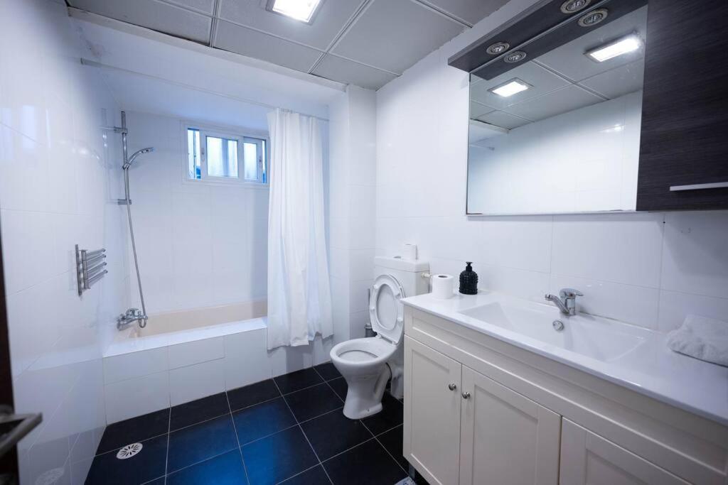 3 Bedrooms With A Garden Tel Aviv